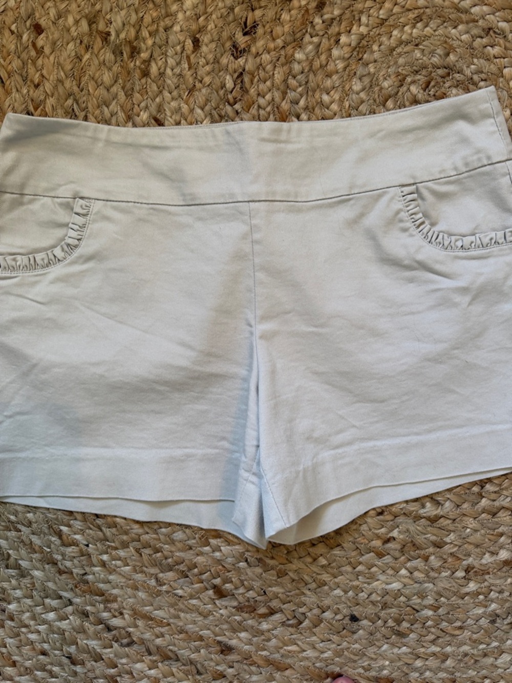 Crown & Ivy Khaki Stretch Shorts Size 16 | Ruffle Pocket Detail Casual Summer